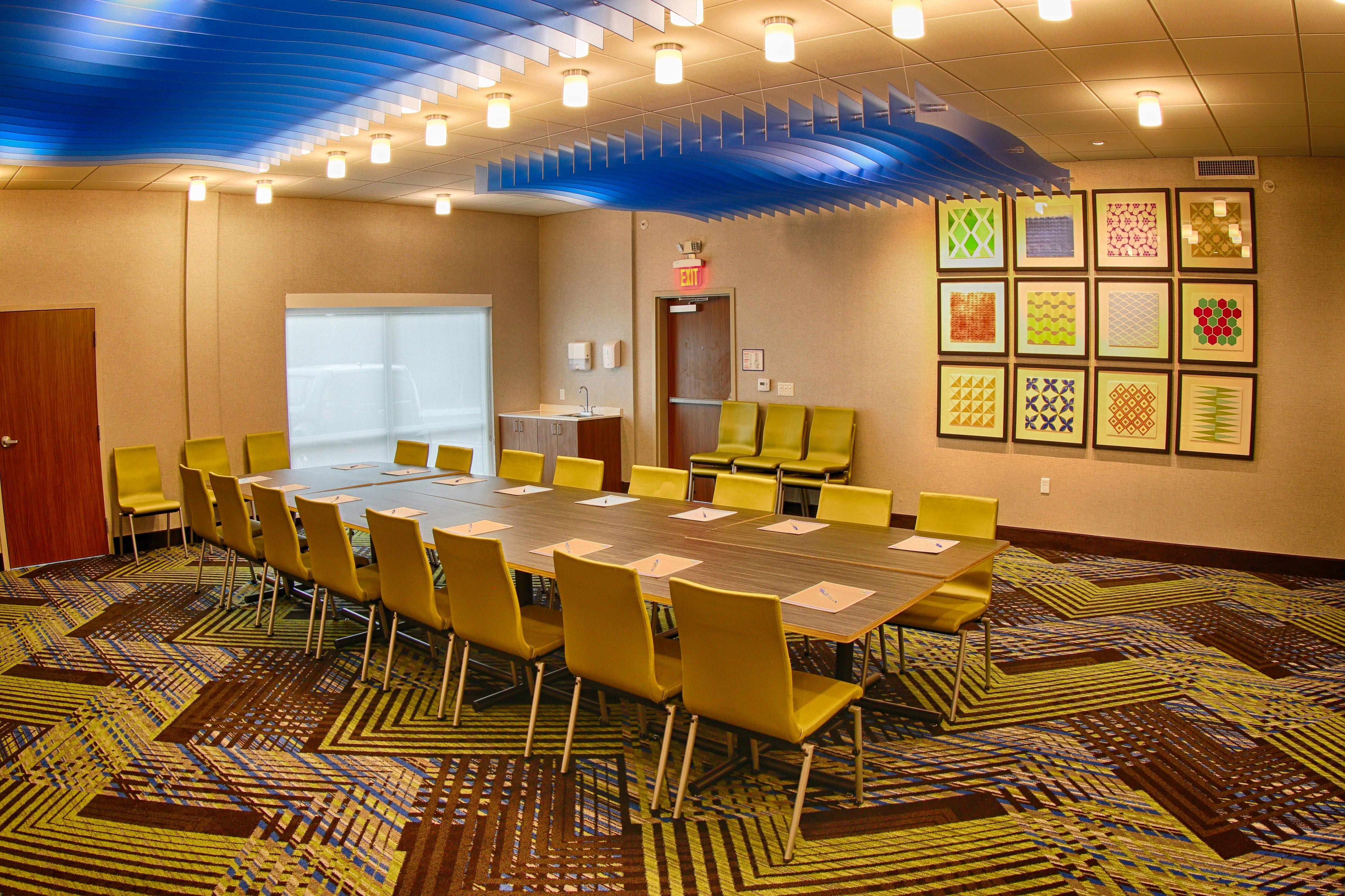 Holiday Inn Express & Suites - Detroit Northwest - Livonia By Ihg Buitenkant foto