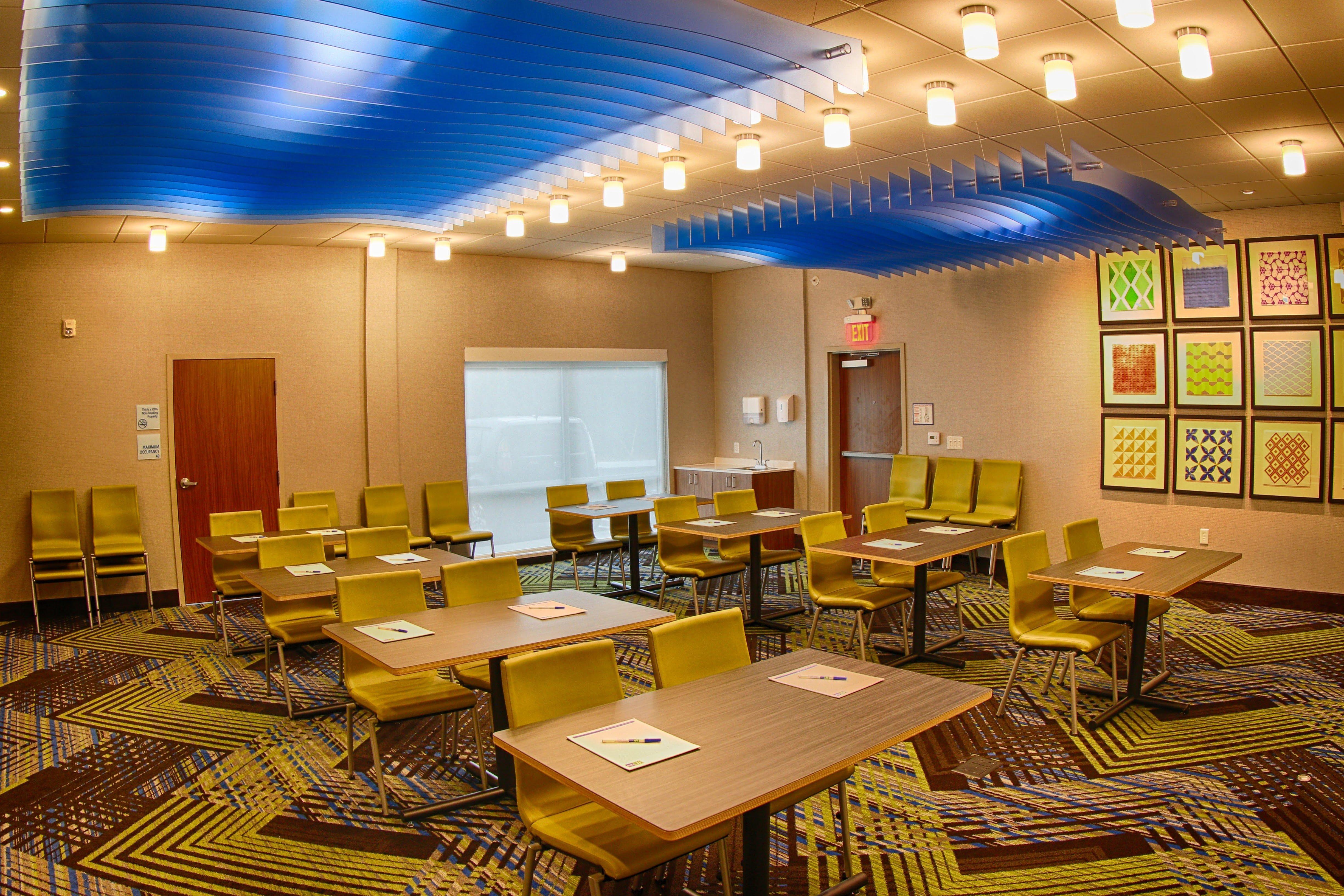 Holiday Inn Express & Suites - Detroit Northwest - Livonia By Ihg Buitenkant foto