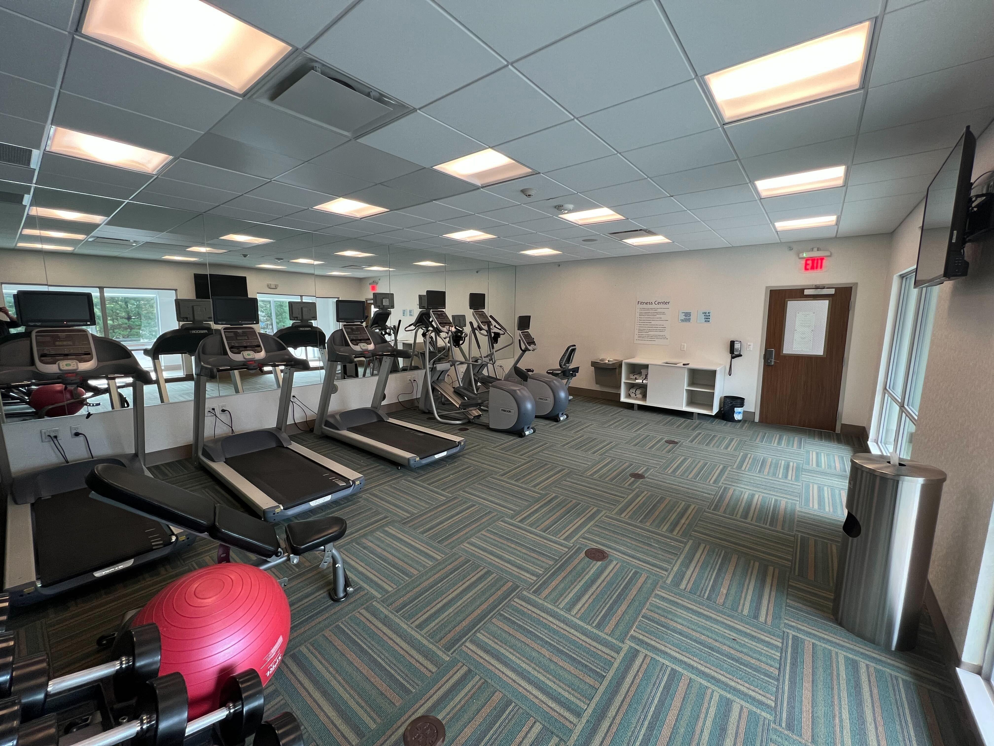 Holiday Inn Express & Suites - Detroit Northwest - Livonia By Ihg Buitenkant foto