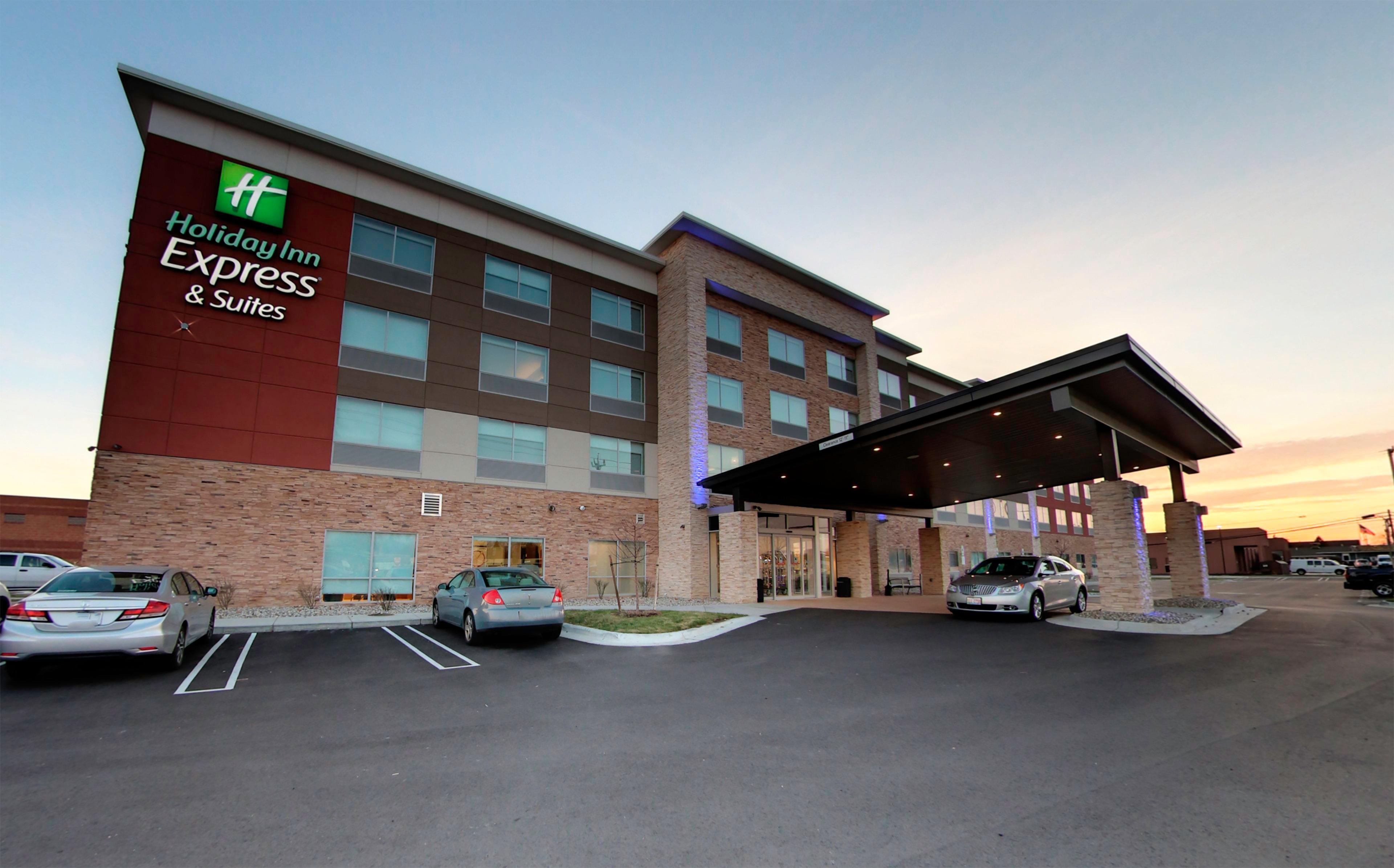 Holiday Inn Express & Suites - Detroit Northwest - Livonia By Ihg Buitenkant foto