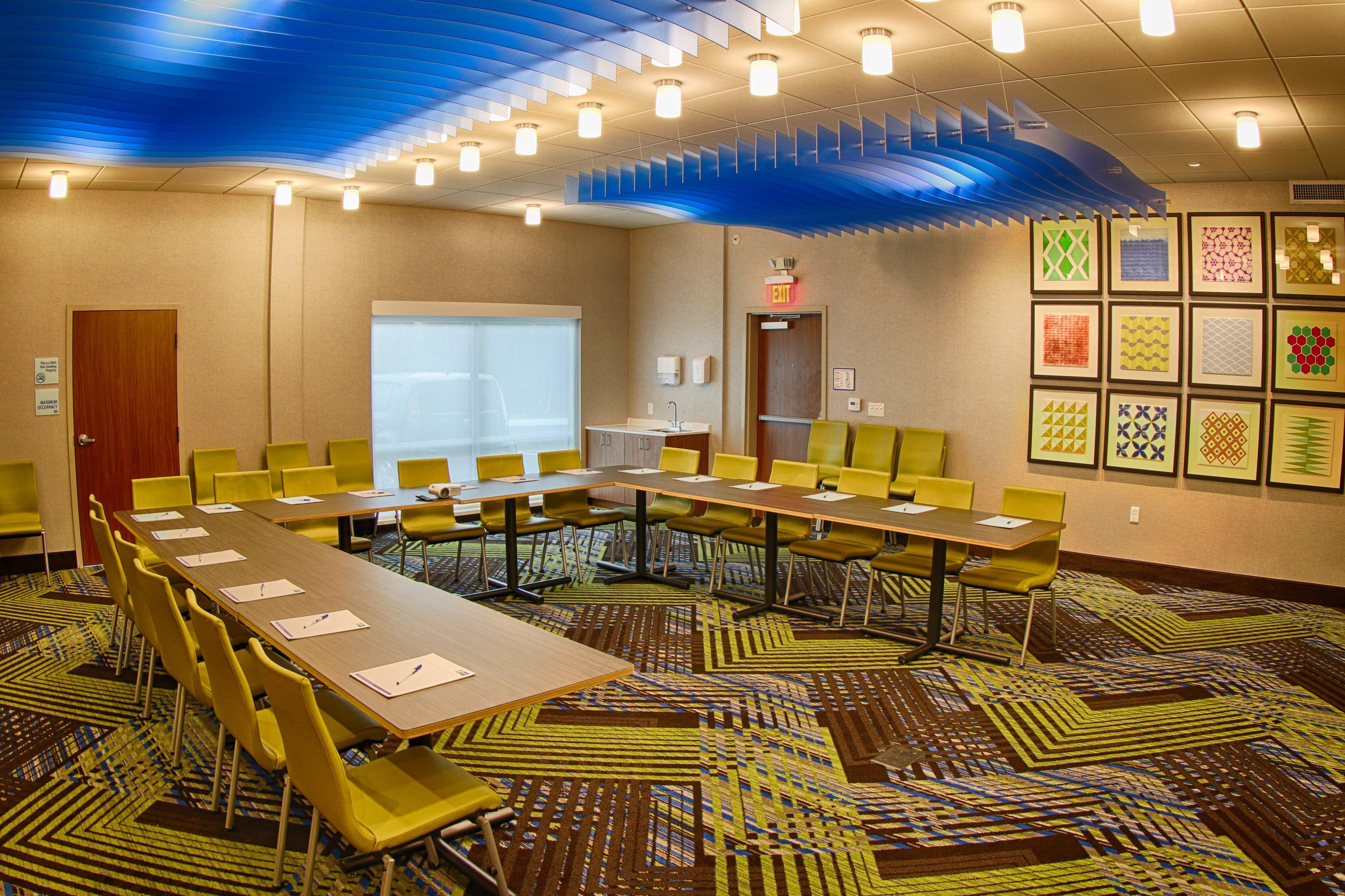 Holiday Inn Express & Suites - Detroit Northwest - Livonia By Ihg Buitenkant foto