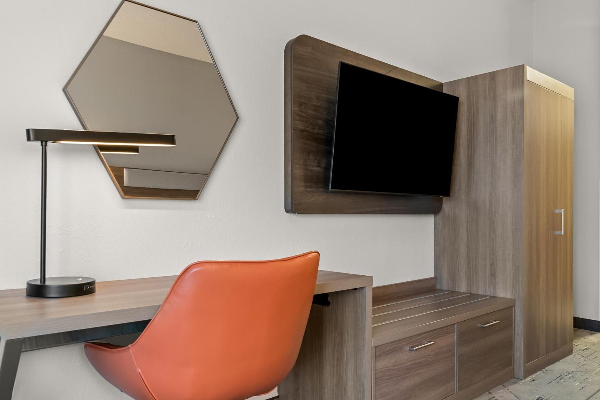 Holiday Inn Express & Suites - Detroit Northwest - Livonia By Ihg Buitenkant foto