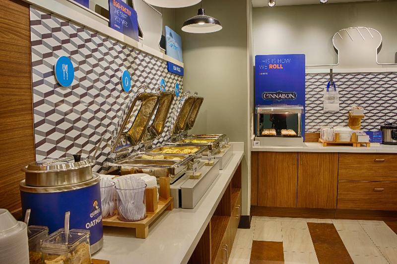 Holiday Inn Express & Suites - Detroit Northwest - Livonia By Ihg Buitenkant foto