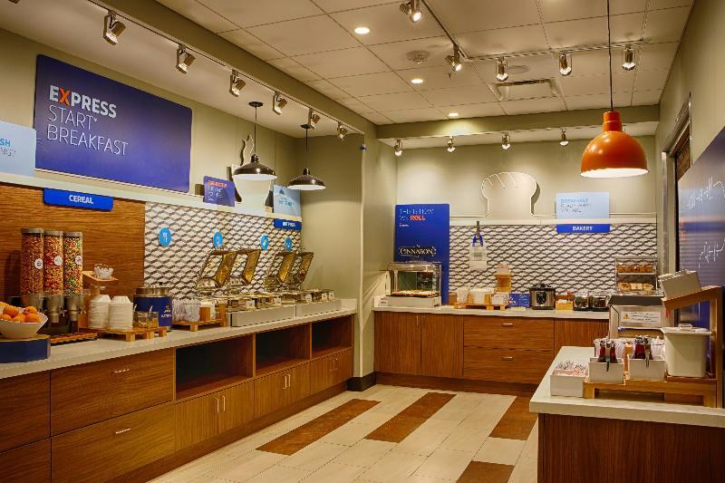 Holiday Inn Express & Suites - Detroit Northwest - Livonia By Ihg Buitenkant foto
